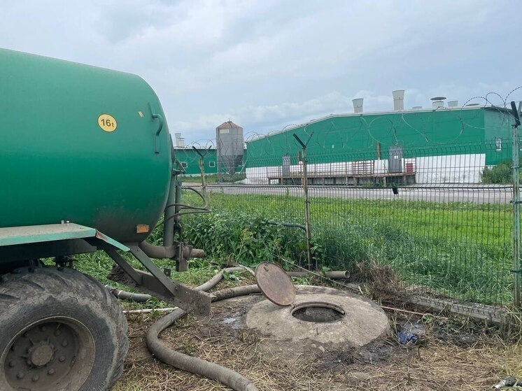 Трое работников свинокомплекса погибли при откачке коллектора в Хакасии