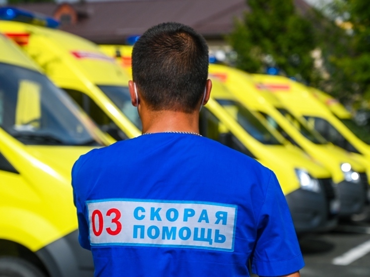 В Челябинской области питбайк с подростками влетел в электроопору