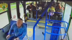 В Челябинске столкнулись два пассажирских автобуса: первые кадры ДТП