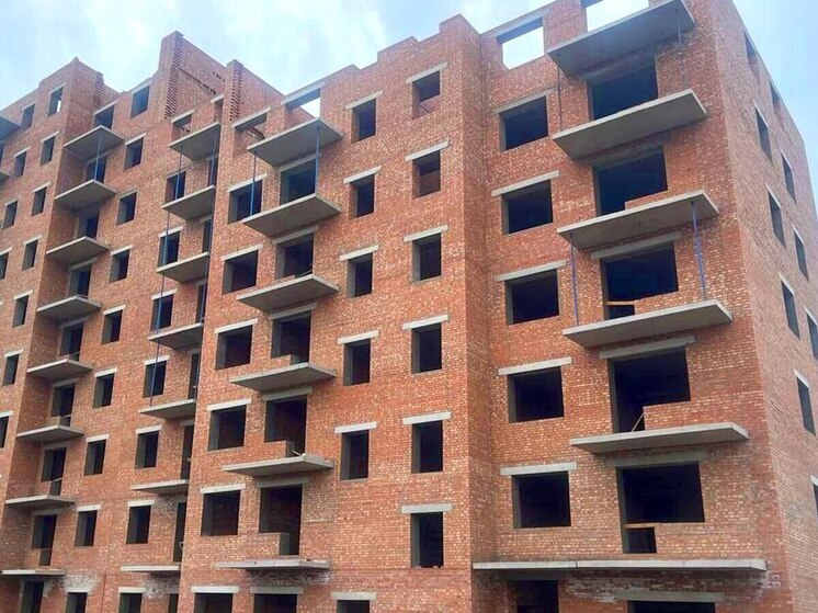 В Свердловске наполовину завершено строительство новой девятиэтажки