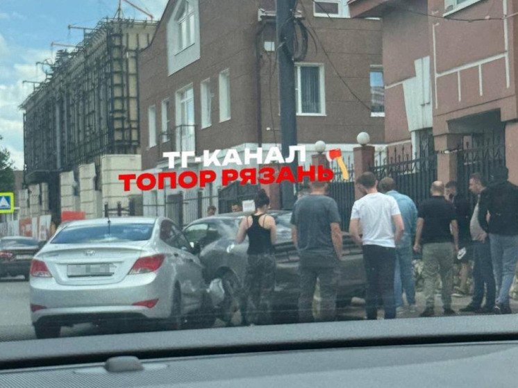 На улице Кремлёвский вал в центре Рязани произошло массовое ДТП