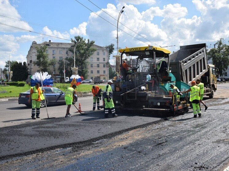 В Тамбове ремонтируют Комсомольскую площадь и улицу Карла Маркса