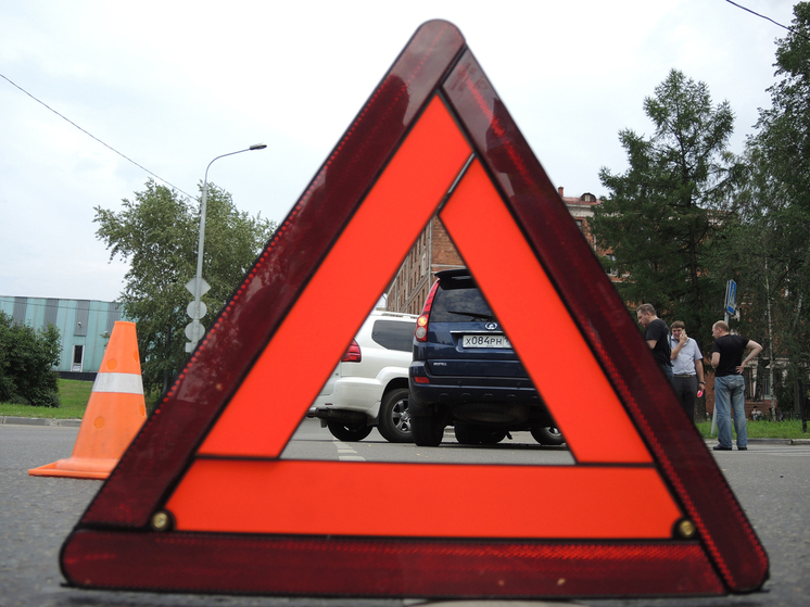 Водитель признан в ГАИ виновным в ДТП: вправе ли он требовать компенсации ущерба у невиновного водителя? Комплекс фотовидеофиксации выявил нарушение: чем владельцу автомобиля может помочь фотография в постановлении? Инспектор ДПС оштрафовал за трещину на ветровом стекле: законно ли? Техосмотр не пройден: сколько раз за это можно наказать водителя в течение суток?
На вопросы читателей отвечает основатель Коллегии правовой защиты автовладельцев Виктор ТРАВИН