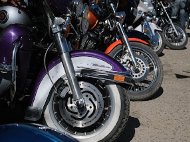 Под Волгоградом двоих юных байкеров без прав привлекли к ответственности