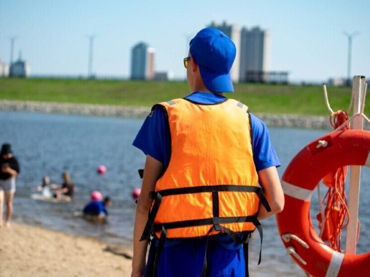 В Благовещенске на помощь тонущей школьнице пришел прохожий
