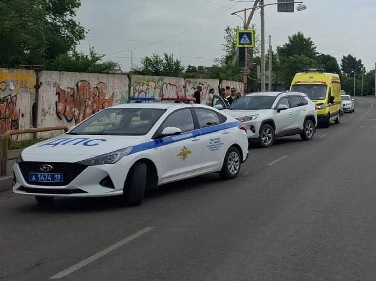 За один день в Абакане на пешеходных переходах сбили ребенка и женщину