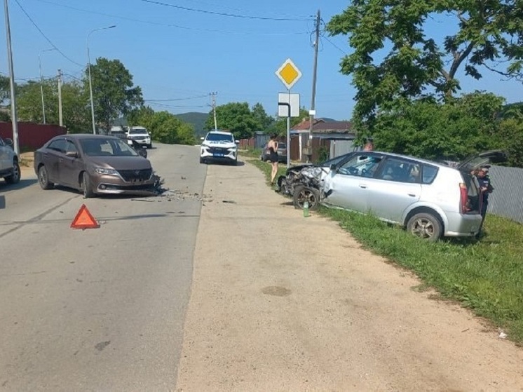 ДТП с тремя пострадавшими произошло в поселке Анна под Находкой