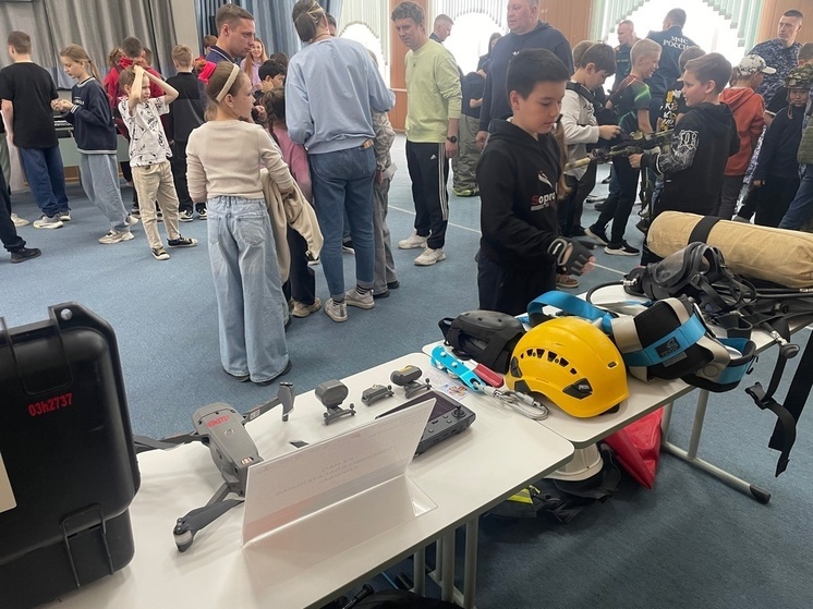 Спасатели представили свою работу на «Фестивале профессий»