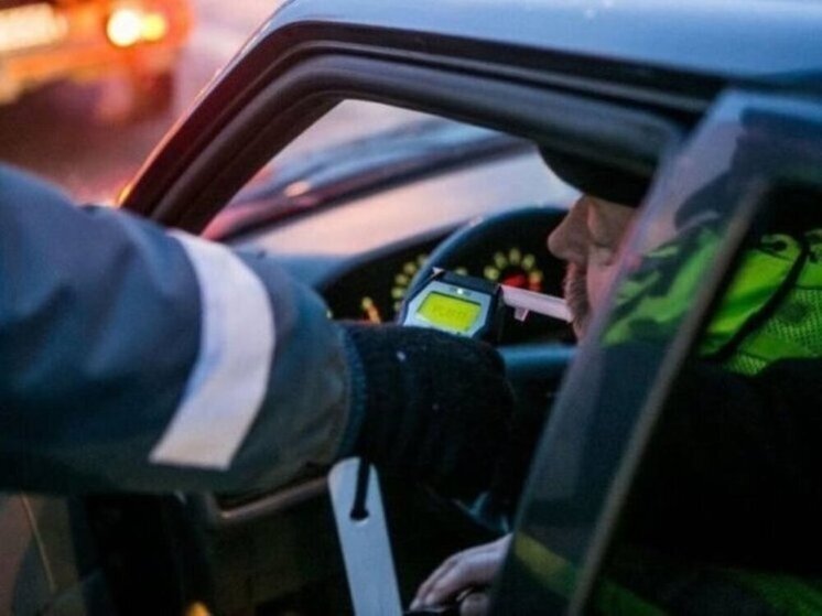 В Салехарде любителя пьяной езды оштрафовали и лишили машины