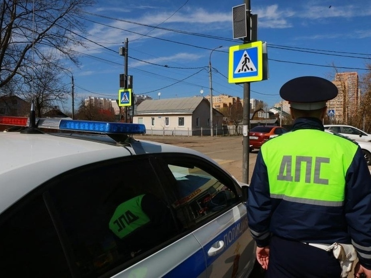 Псковичам рассказали, может ли инспектор ГИБДД остановить водителя, не нарушившего ПДД