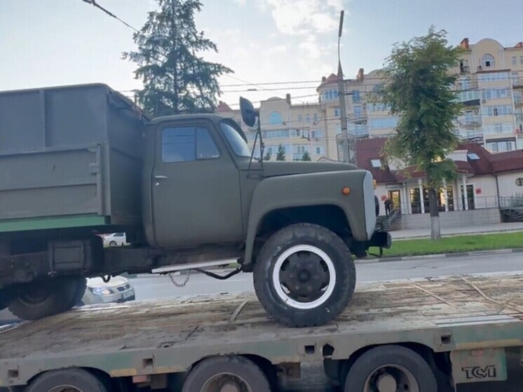 Из Орловской области в зону СВО передали самосвал для медроты