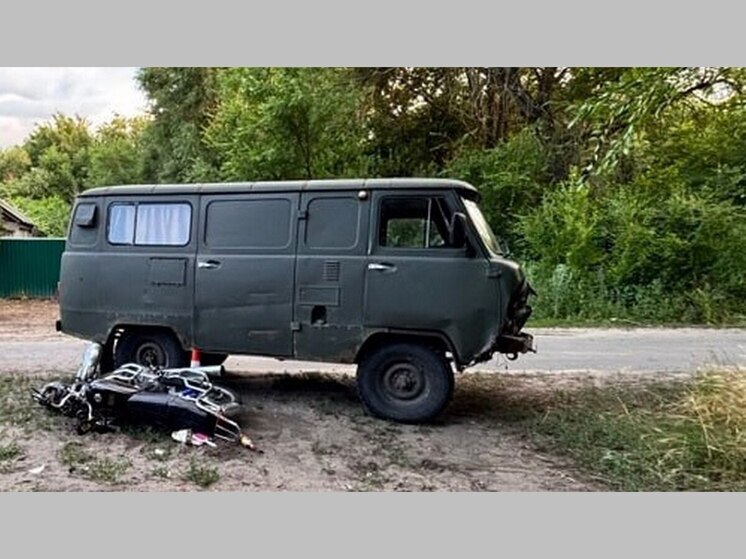 В Воронежской области в грузовичок врезался мотоцикл с детьми 12 и 14 лет