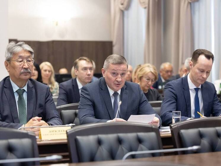 Андрей Бочаров провел стратегическую сессию по вопросам молодежной политики