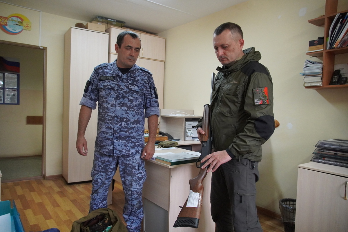 На передовую отправлены охотничьи ружья для борьбы с дронами