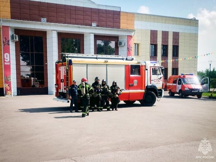 Огнеборцы потушили «пожар» в ДК «Рудничный» в Липецке