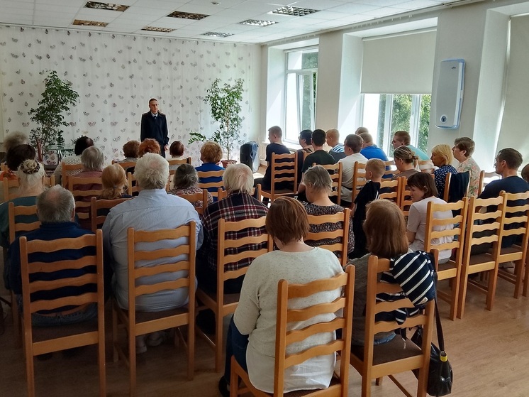 Подопечным центра социального обслуживания напомнили правила защиты от мошенников