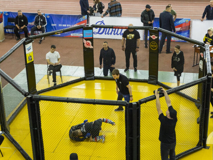 Муниципалитеты ЛНР получат более 140 млн рублей на развитие спортивной инфраструктуры