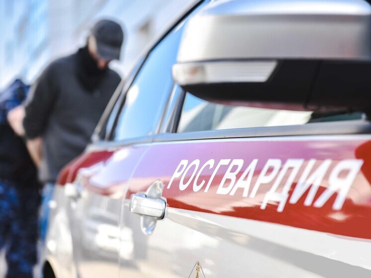 В кафе Феодосии пьяный мужчина избил женщину