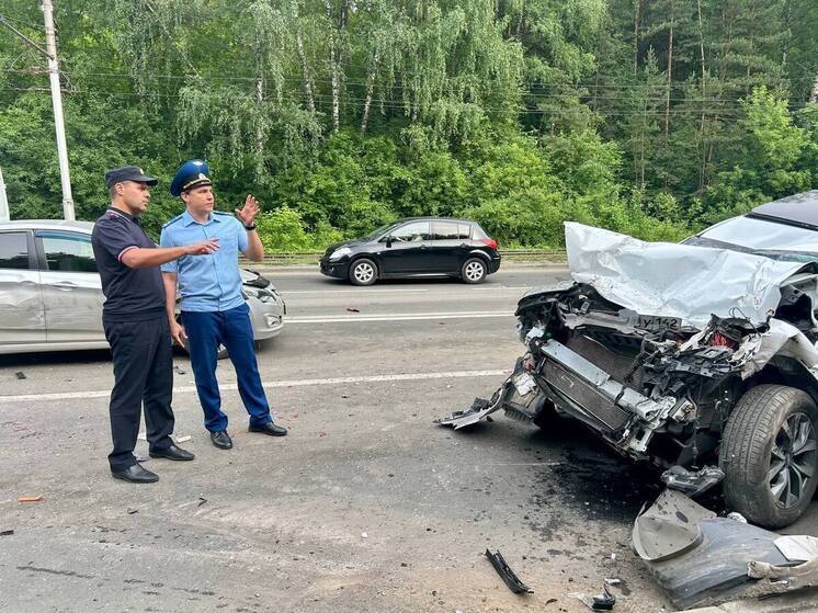 Масштабное ДТП в Кемерове: грузовик столкнулся с двадцатью шестью автомобилями