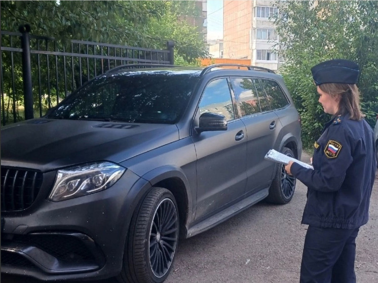 В Ярославле приставы чуть не изъяли «мерседес» у любителя быстрой езды