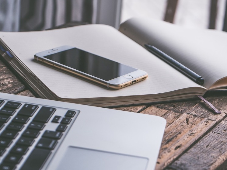 Москвичи возмутились полумесяцем на соборе Василия Блаженного на аватарке миграционного паблика