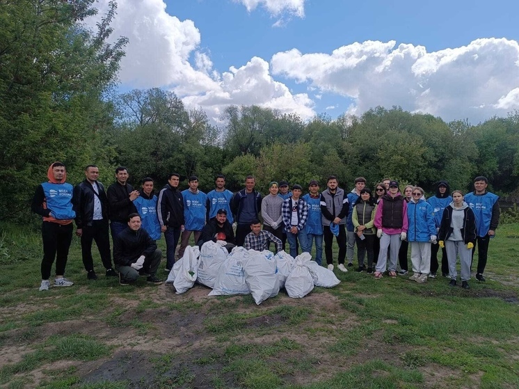 В Орловской области 990 человек очищали от мусора берега водоёмов
