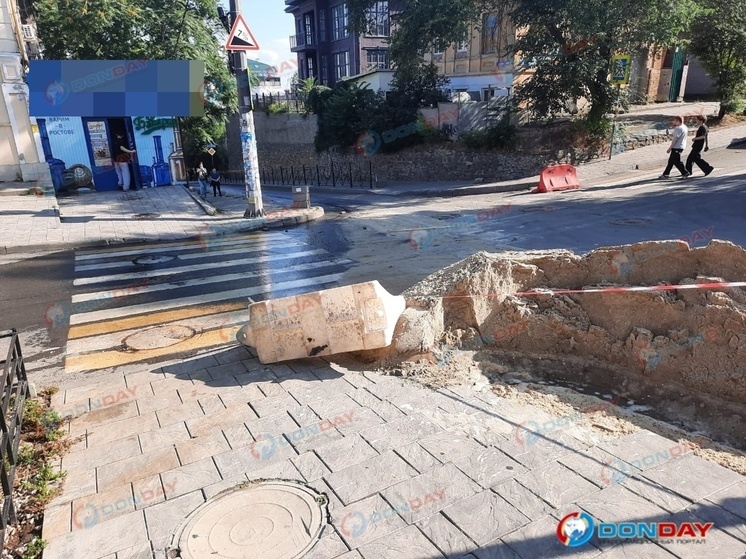 На Семашко в Ростове остановили поток горячей воды из-под земли