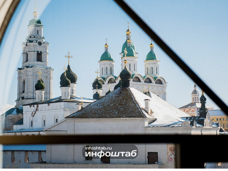 В Астрахани батут мешал проезду