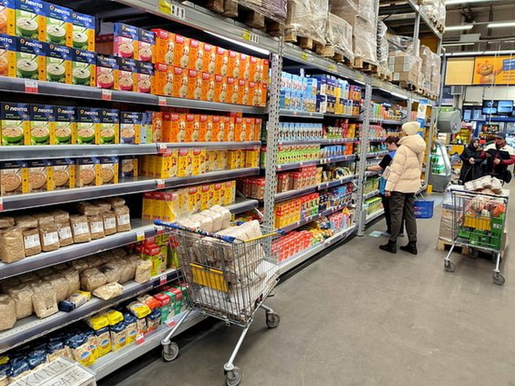 British woman stockpiles food and develops plan for wars and disasters