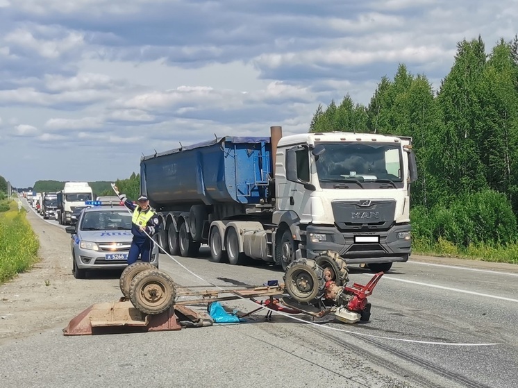Водитель мотоблока погиб в результате столкновения с грузовиком возле Екатеринбурга