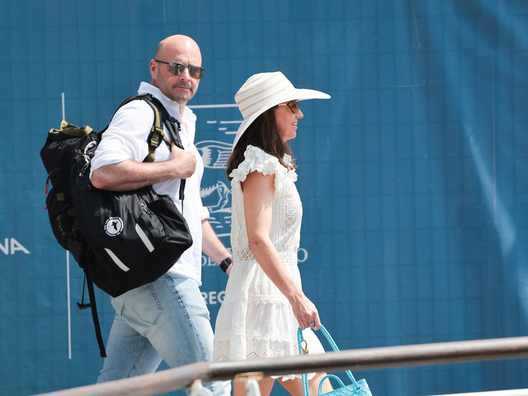 Безос с невестой прибыл в Венецию, где запланирована их свадьба