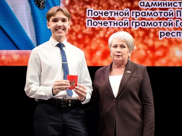 Гордость Оренбурга: более 400 выпускников школ получили медали «За особые успехи в учении»