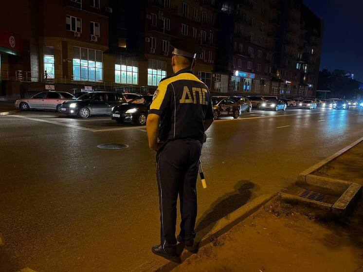 В Новосибирске полицейские среагировали на ночные гонки в «Чистой слободе»