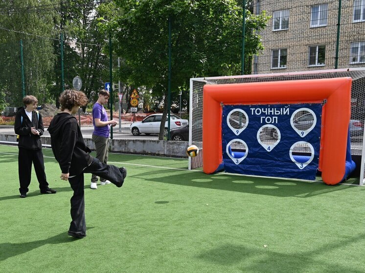 В Выборге отметили завершение первой смены летних трудовых бригад