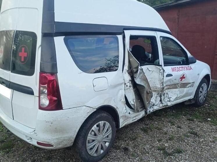 Автомобиль медслужбы попал в ДТП в Рязанской области