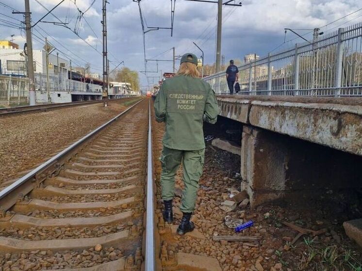 Подростки избили и ограбили мужчину на железнодорожной станции в Подмосковье