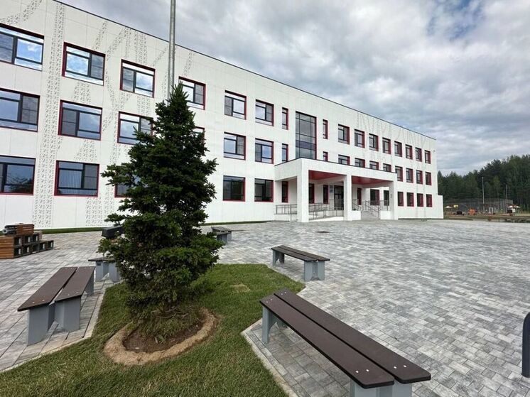 В преддверии нового учебного года продолжается комплектование школы, построенной в микрорайоне Венеция в Костроме