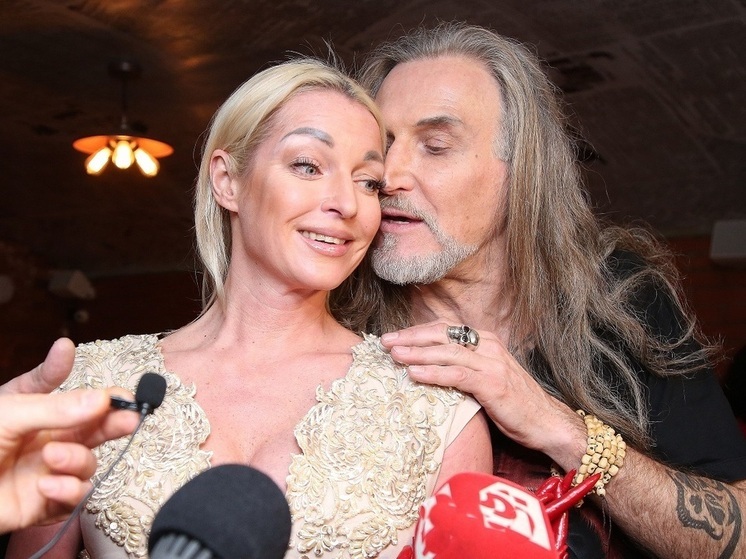 Волочкова призналась, что прекратила общение с «окунавшим ее в грязь» Джигурдой