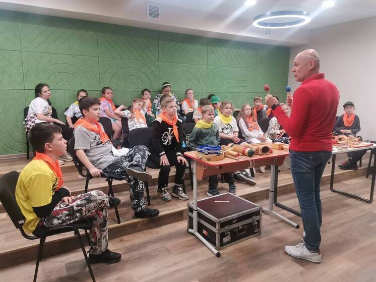 Мастер-класс по шумовым инструментам состоялся в КДЦ «Протон» в Протвино