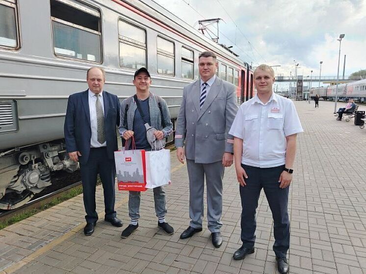 Тысячный пассажир электропоезда Киров – Кирово-Чепецк получил подарок