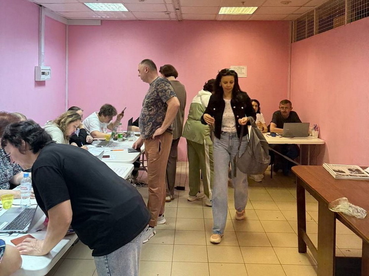 На Центральном рынке в Курске работает пункт выдачи гуманитарной помощи