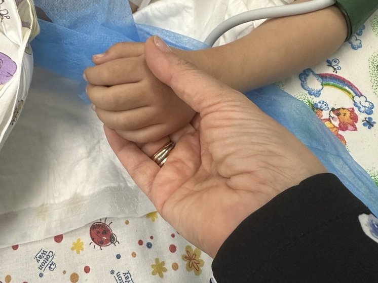 Пострадавшего в Шереметьево малыша планируют вывести из медикаментозной комы