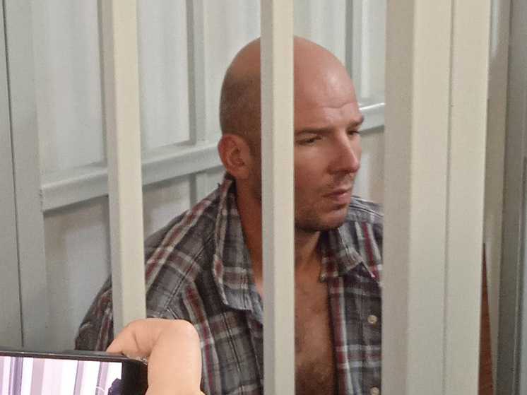 На суде над белорусом, напавшим на ребенка в аэропорту, выяснилось, что он не принимал лекарства