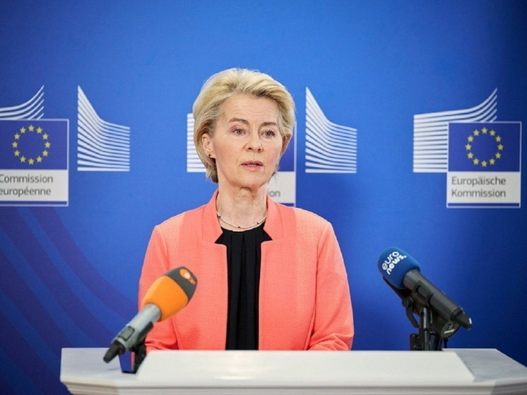FT: Урсуле фон дер Ляйен из-за махинаций с вакцинами грозит вотум недоверия
