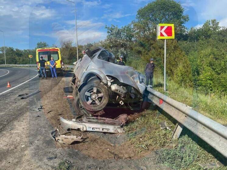 В столкновении с грузовиком на встречной в Татарстане погиб водитель авто