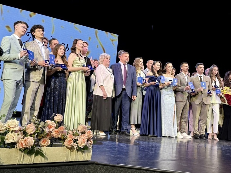 В школах Чувашии проходят выпускные балы