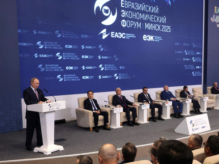 Трамп заявил, что хочет обсудить с Путиным прекращение огня на Украине