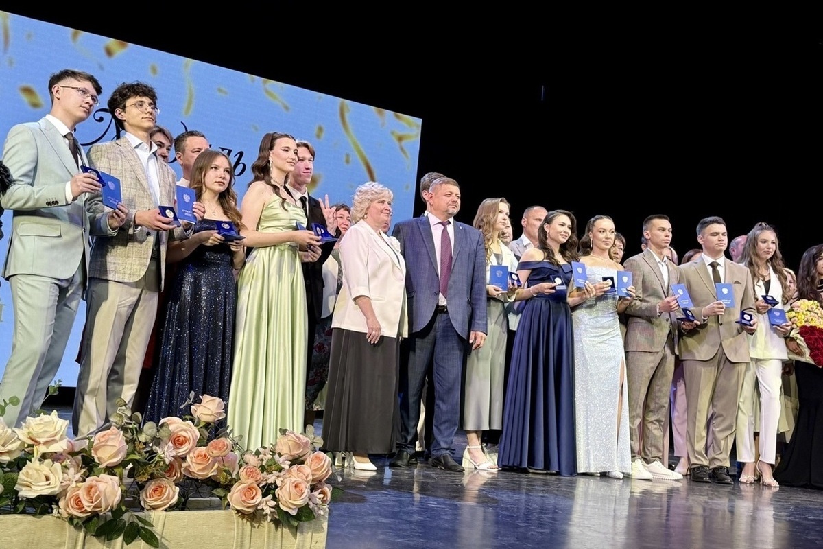 В школах Чувашии проходят выпускные балы