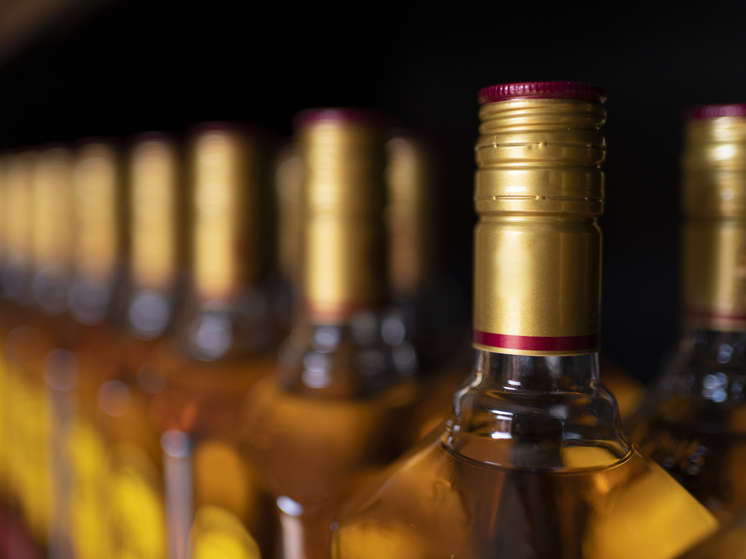 В Томской области с начала 2025 года изъяли 8,5 тыс. литров алкоголя