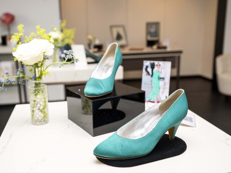 Times: в Лос-Анджелесе выставили на аукцион крупнейшую коллекцию вещей принцессы Дианы